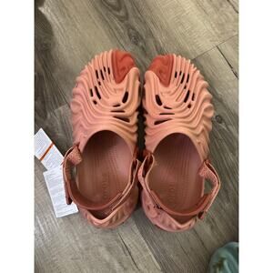 NWT Crocs x Salehe Bembury The Pollex Clog Stratus Pink Sz M10 W12